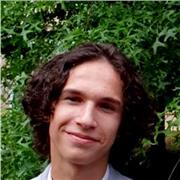 Élèves étudiants les mathématiques jusqu'au niveau bac